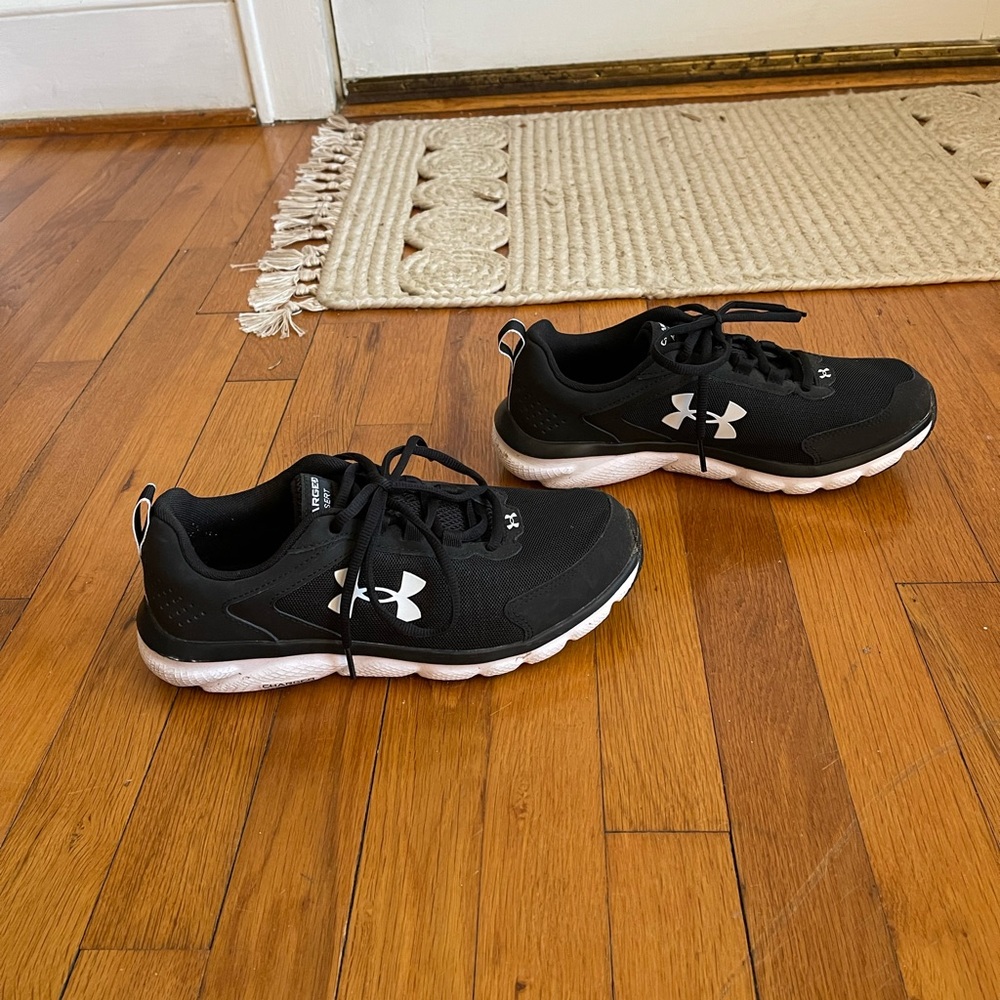 Under Armour Charged Assert Sneakers